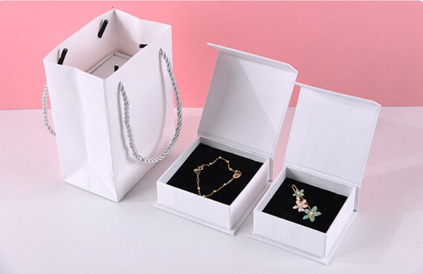 ring pendant bracelet jewelry packaging folding flip magnet box