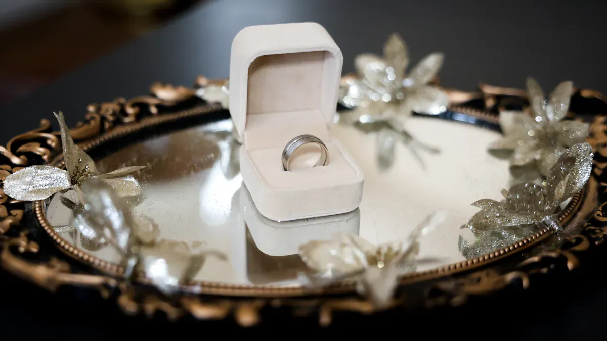 Essential Features of High-Selling Engagement Ring Boxes