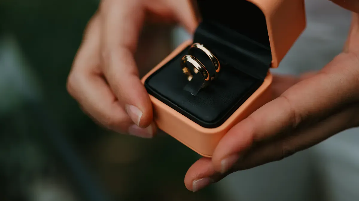 Slim vs Classic Ring Box Designs: Which Suits Modern Consumers? 3 Suitability of Ring Box Designs for Modern Lifestyles