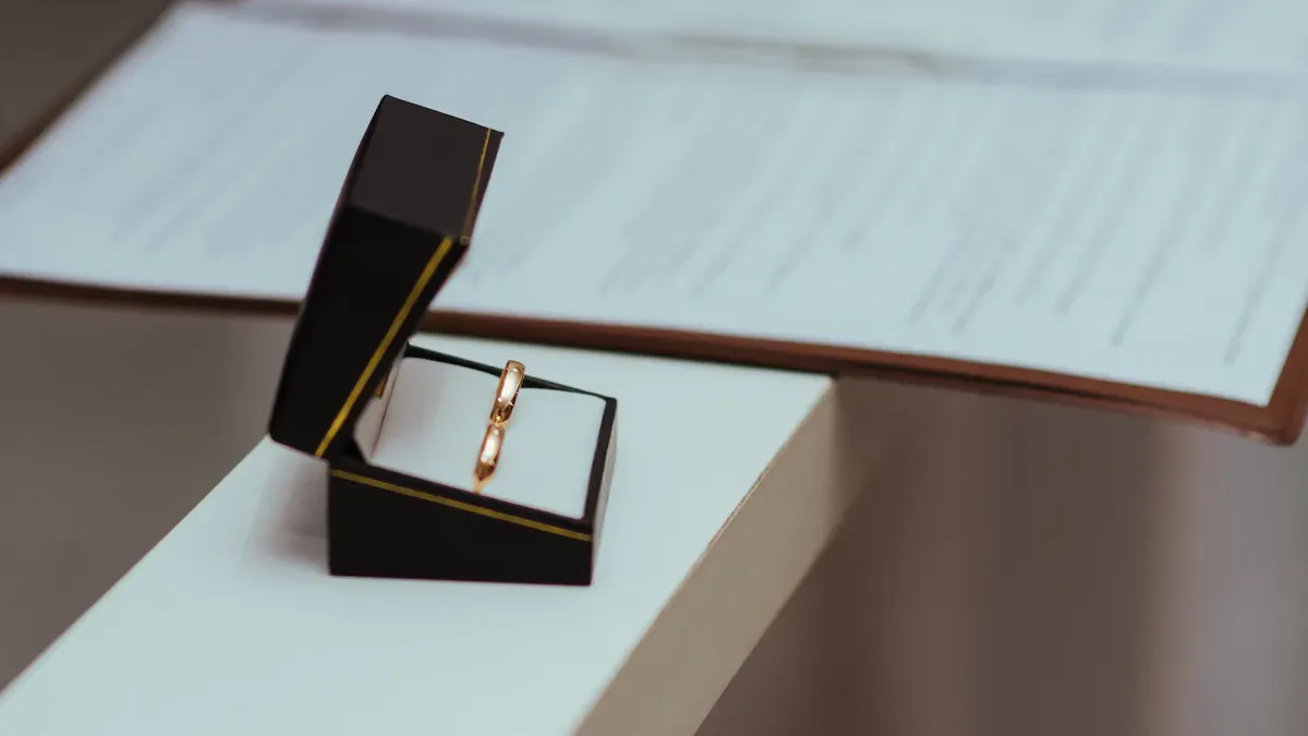 Slim vs Classic Ring Box Designs: Which Suits Modern Consumers? 2 Ring Box Designs: Slim vs Classic Comparison