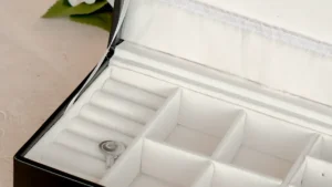 The Best Materials for Anti-Tarnish Jewelry Storage Solutions