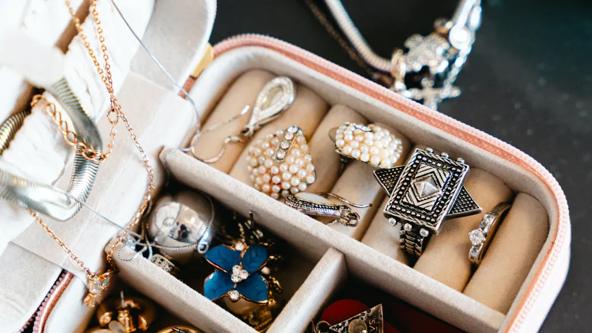 Ultimate Strategy for Jewelry Gift Packaging During Holiday Seasons 3 Real-World Examples and Creative Jewelry Packaging Ideas