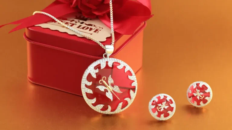 The Role of Gift Bags and Ribbons in Completing the Jewelry Purchase