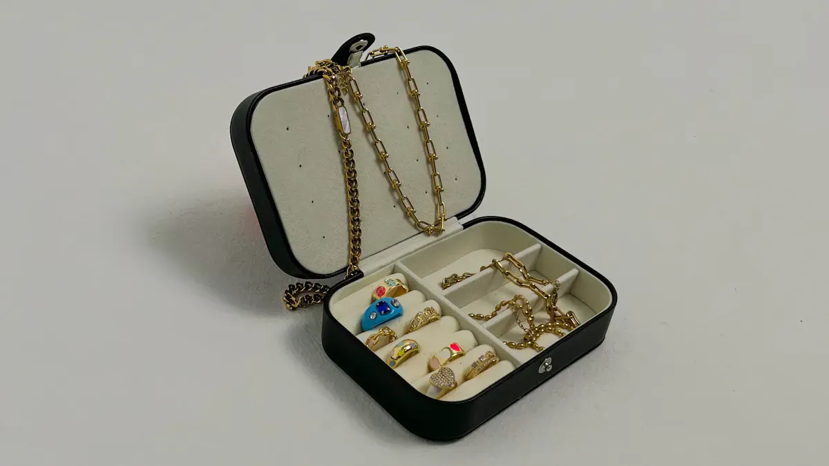 Travel Jewelry Organizers vs Home Storage Boxes: Market Analysis Guide 2 Feature Comparison: Portability and Convenience