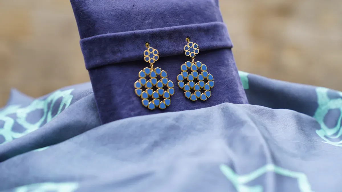 Advantages of Velvet Jewelry Pouches