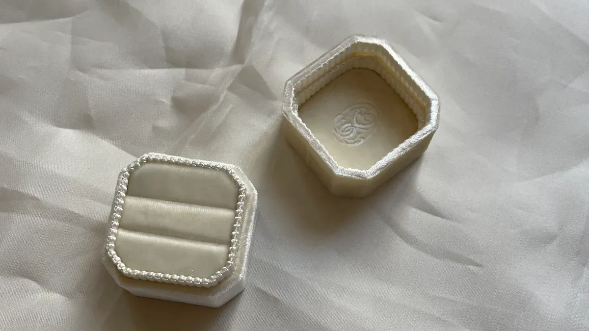 Choosing the Right Anti Tarnish Jewelry Box and Packaging