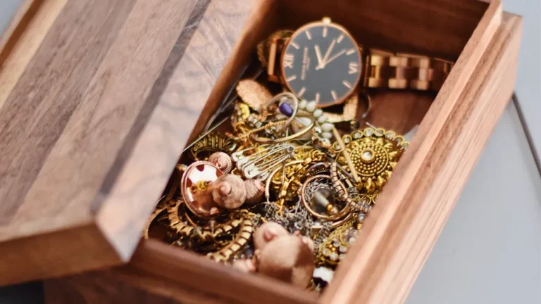 Minimum Order Quantity (MOQ) Explained for Custom Jewelry Boxes