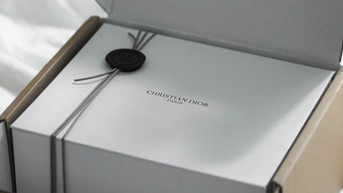 Benefits of Wholesale Jewelry Boxes for Branding