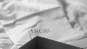 The Durability of Fabric-Wrapped Jewelry Boxes in Retail Environments