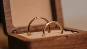 How to Identify High-Quality MDF vs Solid Wood in Jewelry Boxes