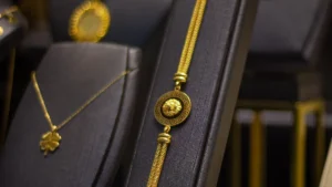 How to Use QR Codes on Packaging to Drive Online Jewelry Reviews