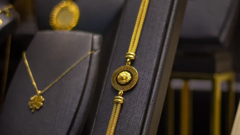 How to Use QR Codes on Packaging to Drive Online Jewelry Reviews