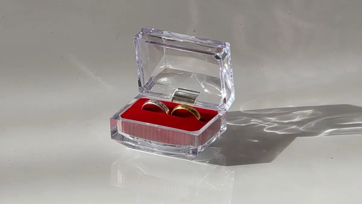 Transparent Plastic Jewelry Boxes Pros and Cons Explained 3 Cons of Transparent Plastic Jewelry Boxes