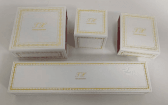 Top 3 Jewelry Gift Boxes for Every Occasion 2 Classic Velvet Jewelry Gift Boxes