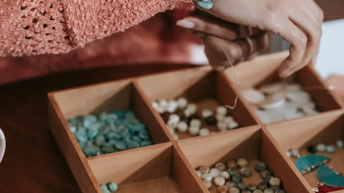 Design Elements That Translate Cultural Traditions into Jewellery Packaging